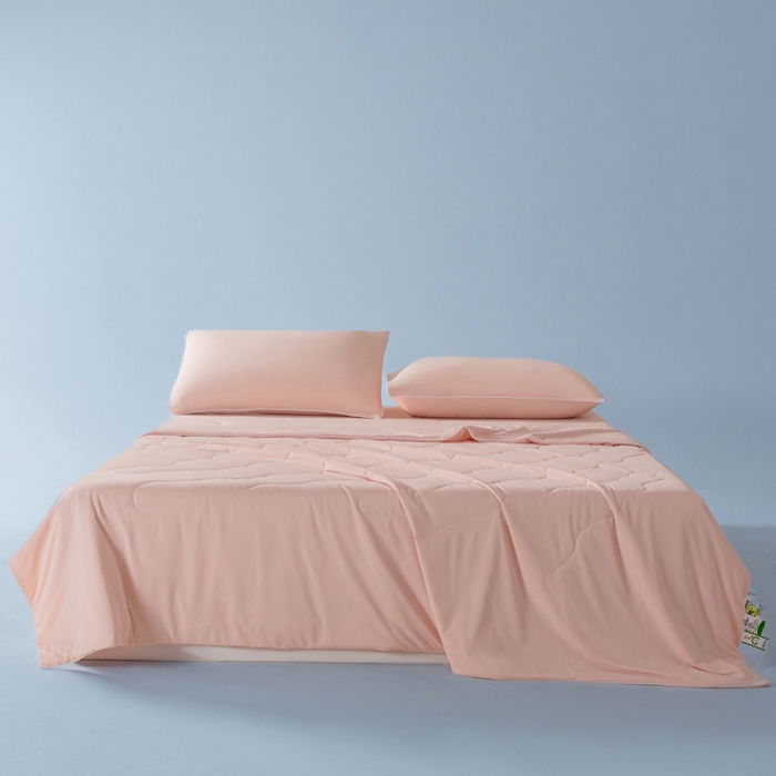 91家纺网 家纺一手货源 找家纺 鑫琪莱家纺 2026新款锦氨凉感Yoga系列夏被 梦境粉