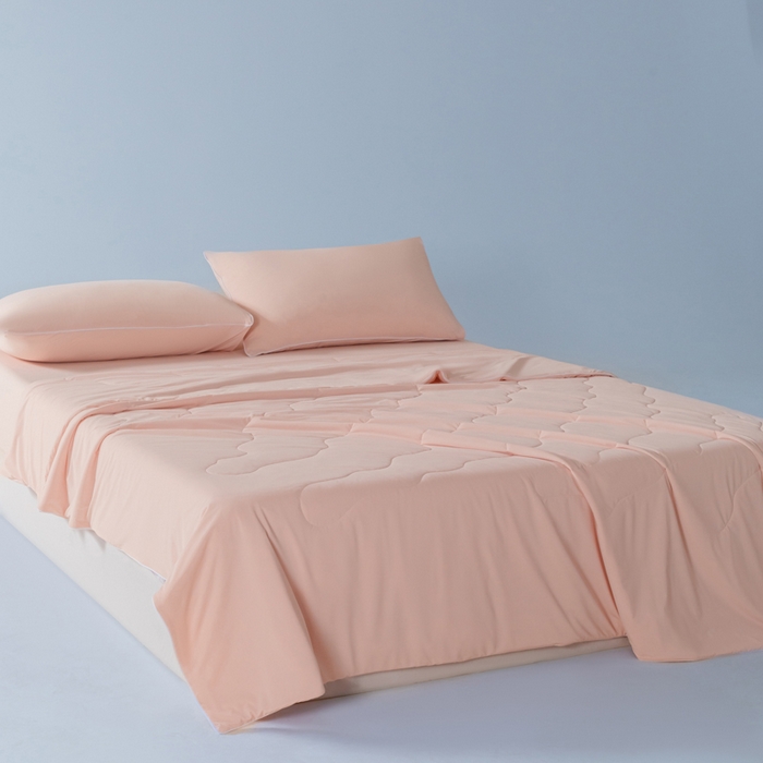 91家纺网 家纺一手货源 找家纺 鑫琪莱家纺 2026新款锦氨凉感Yoga系列夏被 梦境粉