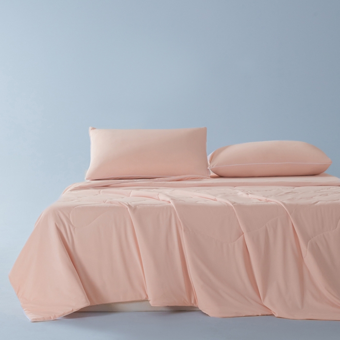 91家纺网 家纺一手货源 找家纺 鑫琪莱家纺 2026新款锦氨凉感Yoga系列夏被 梦境粉