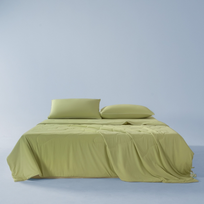 91家纺网 家纺一手货源 找家纺 鑫琪莱家纺 2026新款锦氨凉感Yoga系列夏被 山茶绿