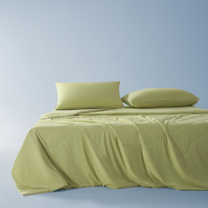 91家纺网 家纺一手货源 找家纺 鑫琪莱家纺 2026新款锦氨凉感Yoga系列夏被 山茶绿