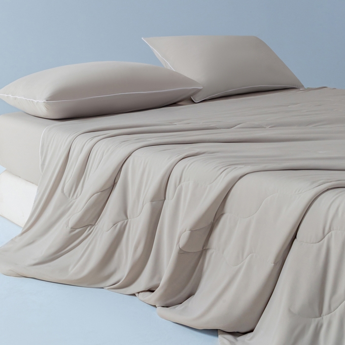 91家纺网 家纺一手货源 找家纺 鑫琪莱家纺 2026新款锦氨凉感Yoga系列夏被 绅士灰