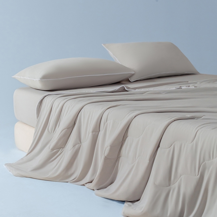 91家纺网 家纺一手货源 找家纺 鑫琪莱家纺 2026新款锦氨凉感Yoga系列夏被 绅士灰