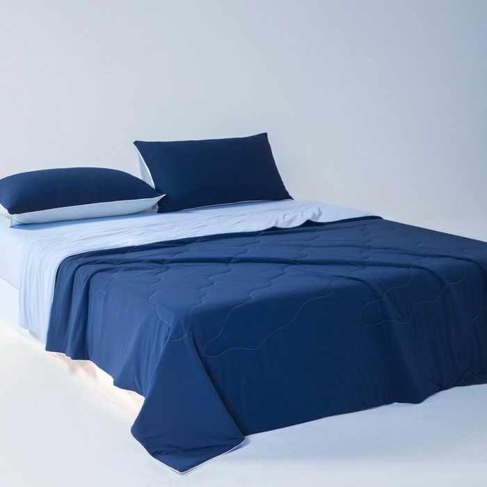 91家纺网 家纺一手货源 找家纺 鑫琪莱家纺 2026新款锦氨凉感Yoga系列夏被 深睡蓝