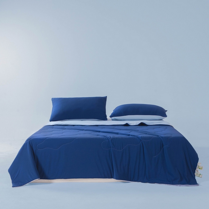 91家纺网 家纺一手货源 找家纺 鑫琪莱家纺 2026新款锦氨凉感Yoga系列夏被 深睡蓝