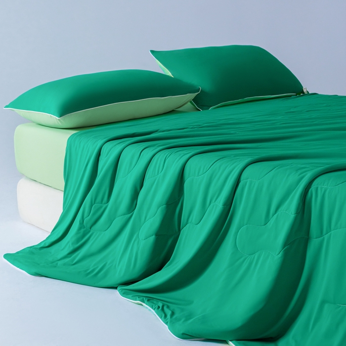 91家纺网 家纺一手货源 找家纺 鑫琪莱家纺 2026新款锦氨凉感Yoga系列夏被 西瓜绿