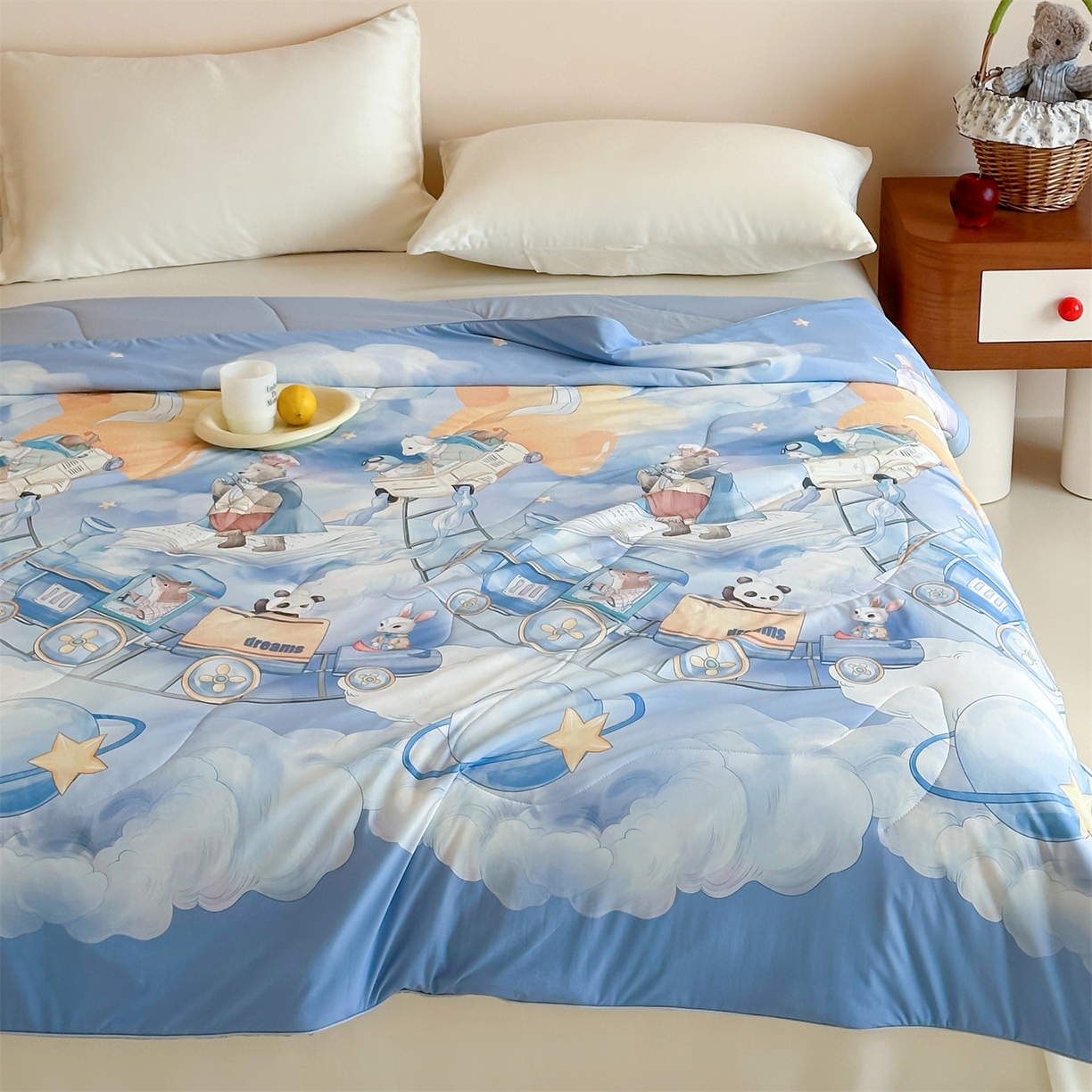 91家纺网 家纺一手货源 找家纺 傲蕾良品 2026新款【冷凝一号】高定锦氨针织蚕丝冰皮被 云端火车