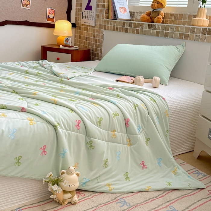 91家纺网 家纺一手货源 找家纺 鑫琪莱家纺 2026新款印花冰皮软心凉凉被夏被 半夏彩蝶-绿