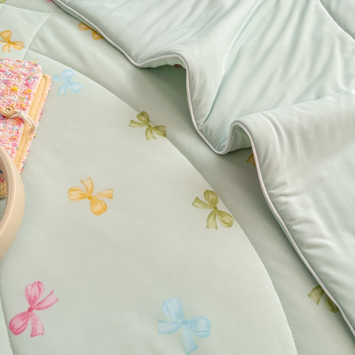 91家纺网 家纺一手货源 找家纺 鑫琪莱家纺 2026新款印花冰皮软心凉凉被夏被 半夏彩蝶-绿