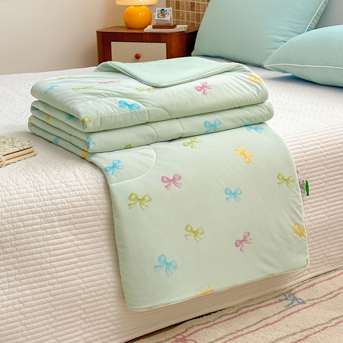 91家纺网 家纺一手货源 找家纺 鑫琪莱家纺 2026新款印花冰皮软心凉凉被夏被 半夏彩蝶-绿