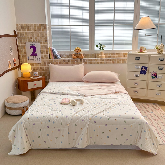 91家纺网 家纺一手货源 找家纺 鑫琪莱家纺 2026新款印花冰皮软心凉凉被夏被 彩莓物语-白