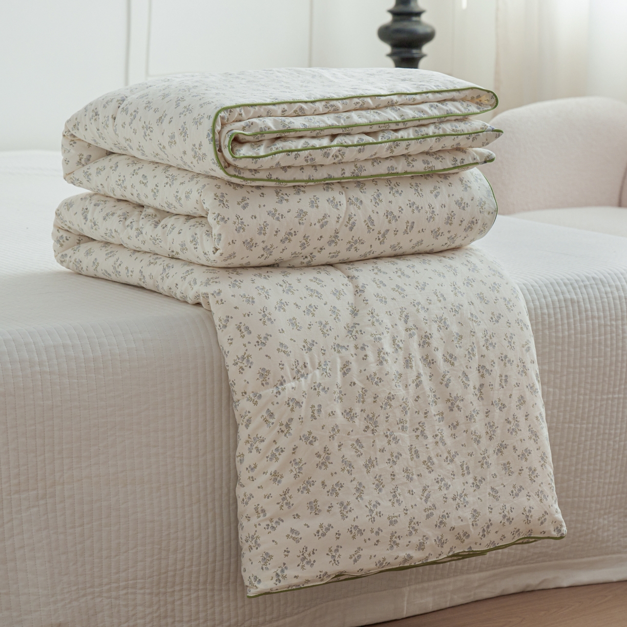 91家纺网 家纺一手货源 找家纺 尊妙被业 2026新款小奶芙大豆夏被夏凉被空调被 春日浮光