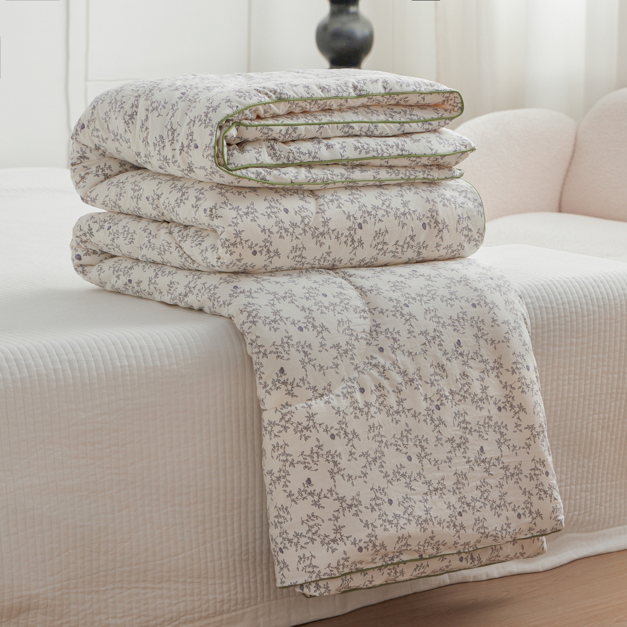 91家纺网 家纺一手货源 找家纺 尊妙被业 2026新款小奶芙大豆夏被夏凉被空调被 花连枝