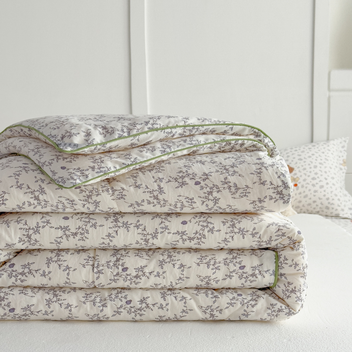 91家纺网 家纺一手货源 找家纺 尊妙被业 2026新款小奶芙大豆夏被夏凉被空调被 花连枝