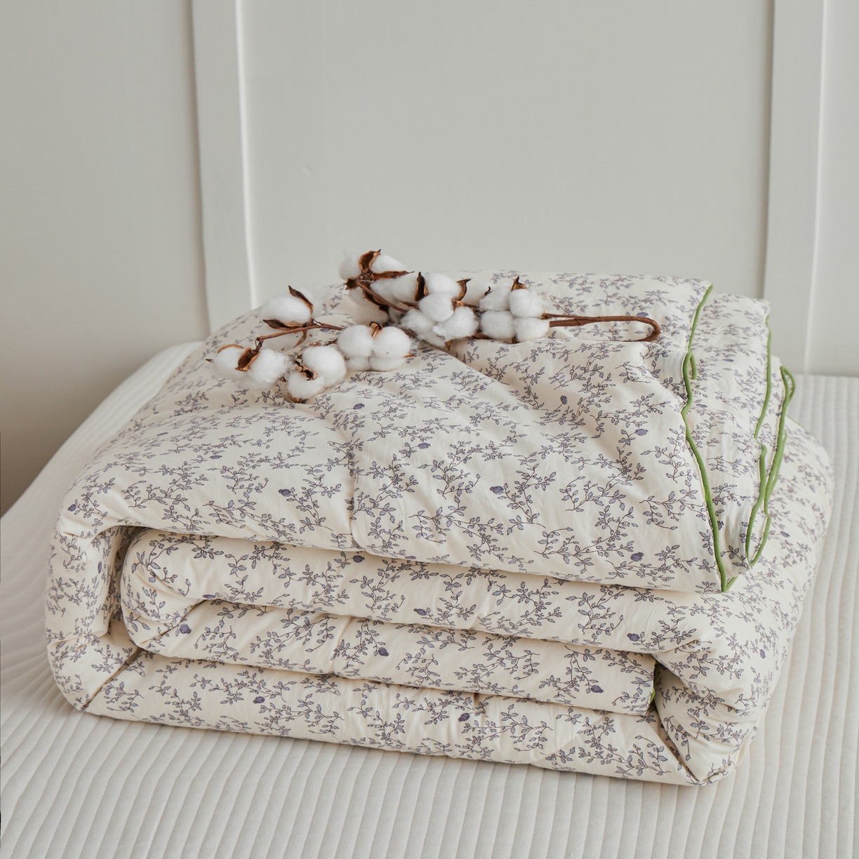 91家纺网 家纺一手货源 找家纺 尊妙被业 2026新款小奶芙大豆夏被夏凉被空调被 花连枝