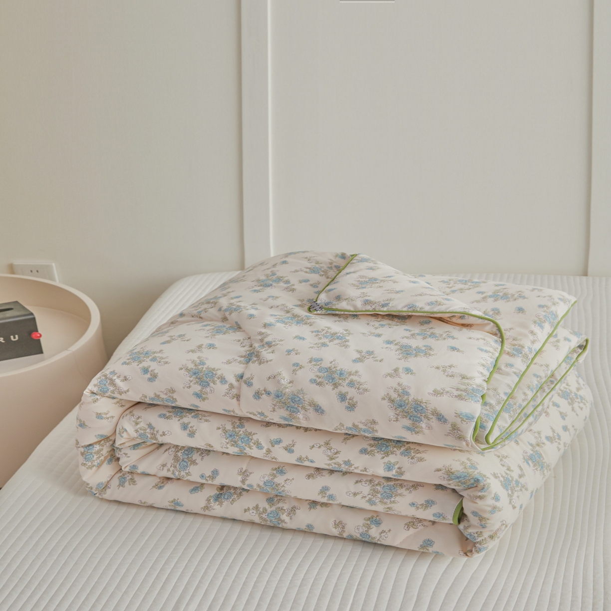 91家纺网 家纺一手货源 找家纺 尊妙被业 2026新款小奶芙大豆夏被夏凉被空调被 花屿间