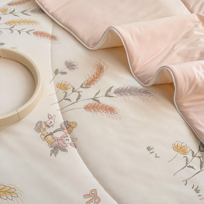 91家纺网 家纺一手货源 找家纺 鑫琪莱家纺 2026新款印花冰皮软心凉凉被夏被 风吹麦浪