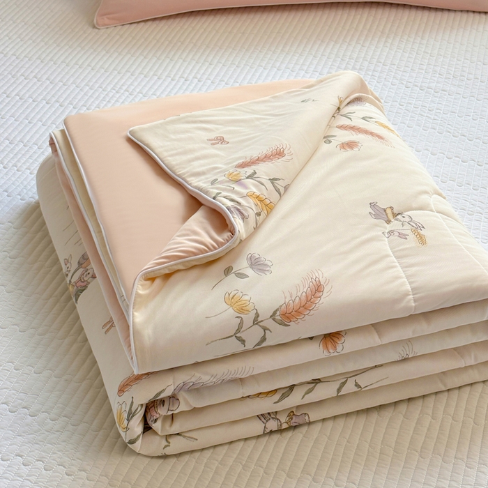 91家纺网 家纺一手货源 找家纺 鑫琪莱家纺 2026新款印花冰皮软心凉凉被夏被 风吹麦浪