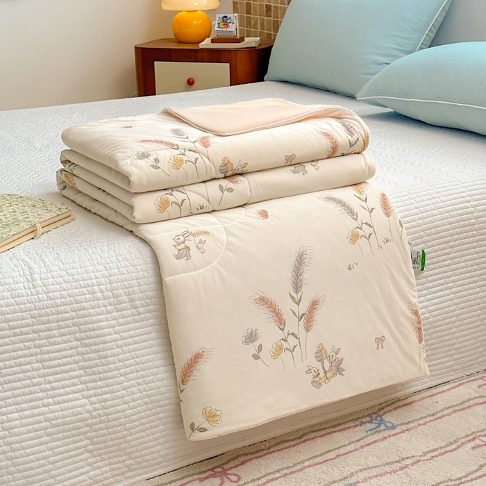 91家纺网 家纺一手货源 找家纺 鑫琪莱家纺 2026新款印花冰皮软心凉凉被夏被 风吹麦浪