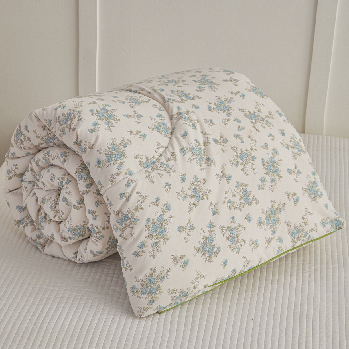 91家纺网 家纺一手货源 找家纺 尊妙被业 2026新款小奶芙大豆夏被夏凉被空调被 花屿间