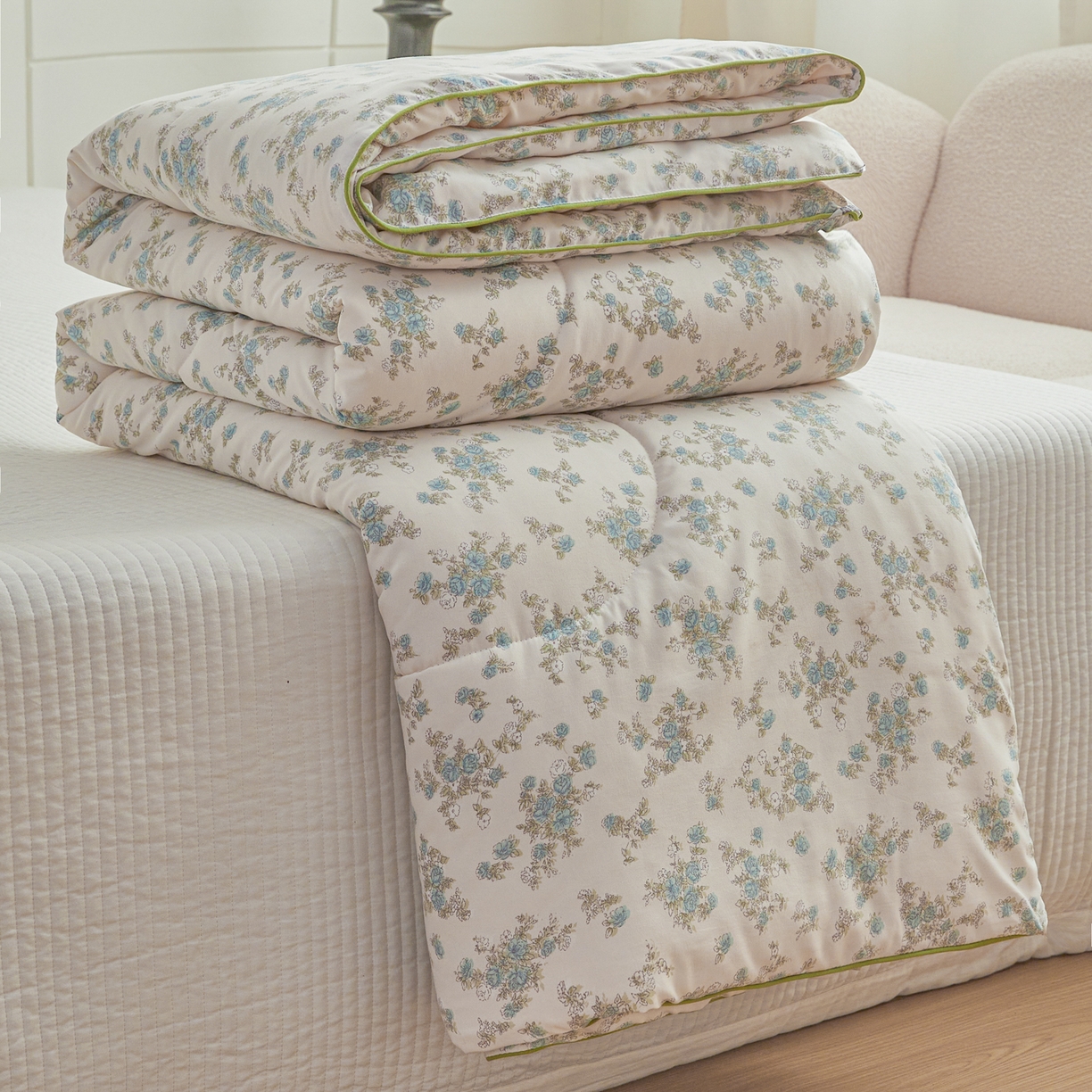 91家纺网 家纺一手货源 找家纺 尊妙被业 2026新款小奶芙大豆夏被夏凉被空调被 花屿间