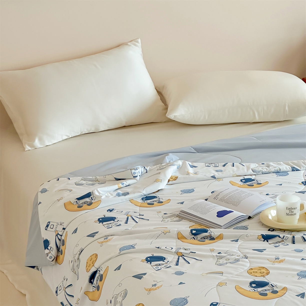 91家纺网 家纺一手货源 找家纺 傲蕾良品 2026新款【冷凝一号】高定锦氨针织蚕丝冰皮被 遨游太空