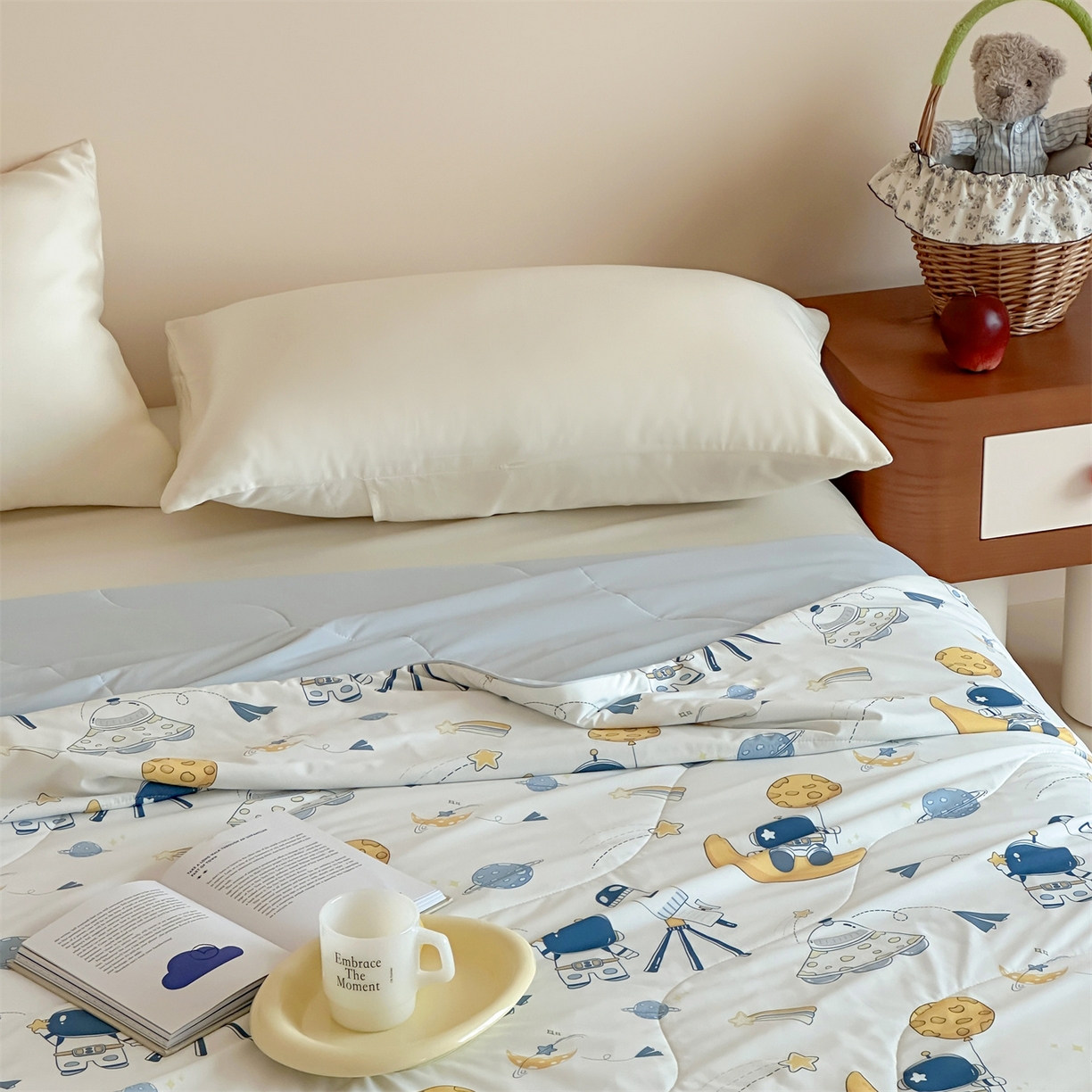 91家纺网 家纺一手货源 找家纺 傲蕾良品 2026新款【冷凝一号】高定锦氨针织蚕丝冰皮被 遨游太空