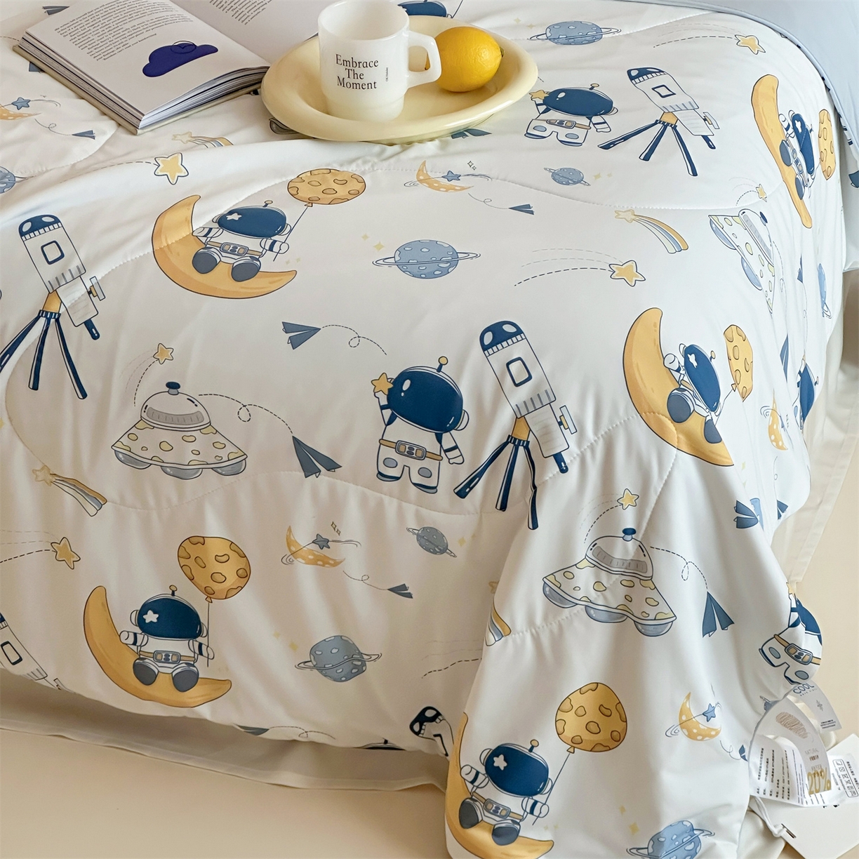 91家纺网 家纺一手货源 找家纺 傲蕾良品 2026新款【冷凝一号】高定锦氨针织蚕丝冰皮被 遨游太空