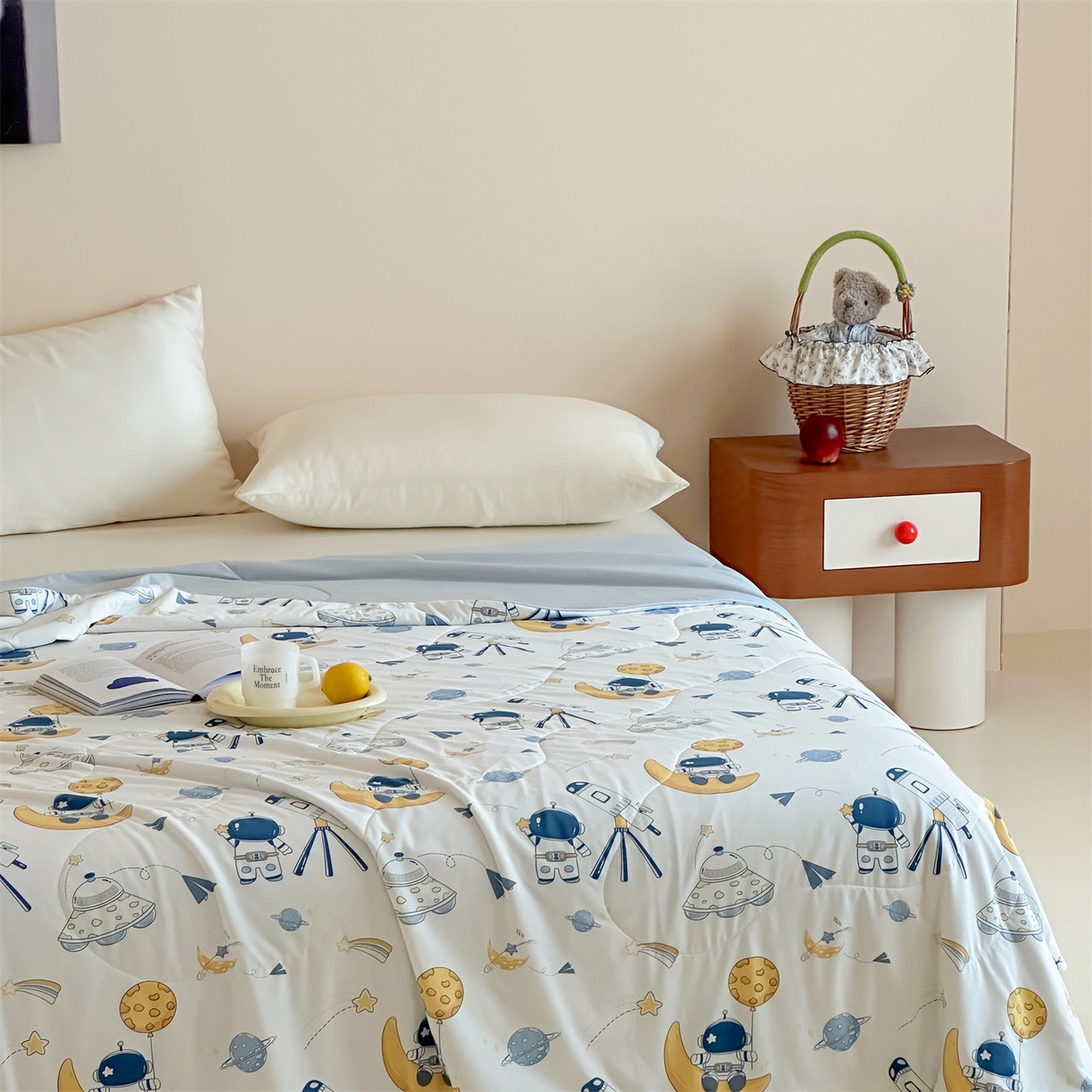 91家纺网 家纺一手货源 找家纺 傲蕾良品 2026新款【冷凝一号】高定锦氨针织蚕丝冰皮被 遨游太空