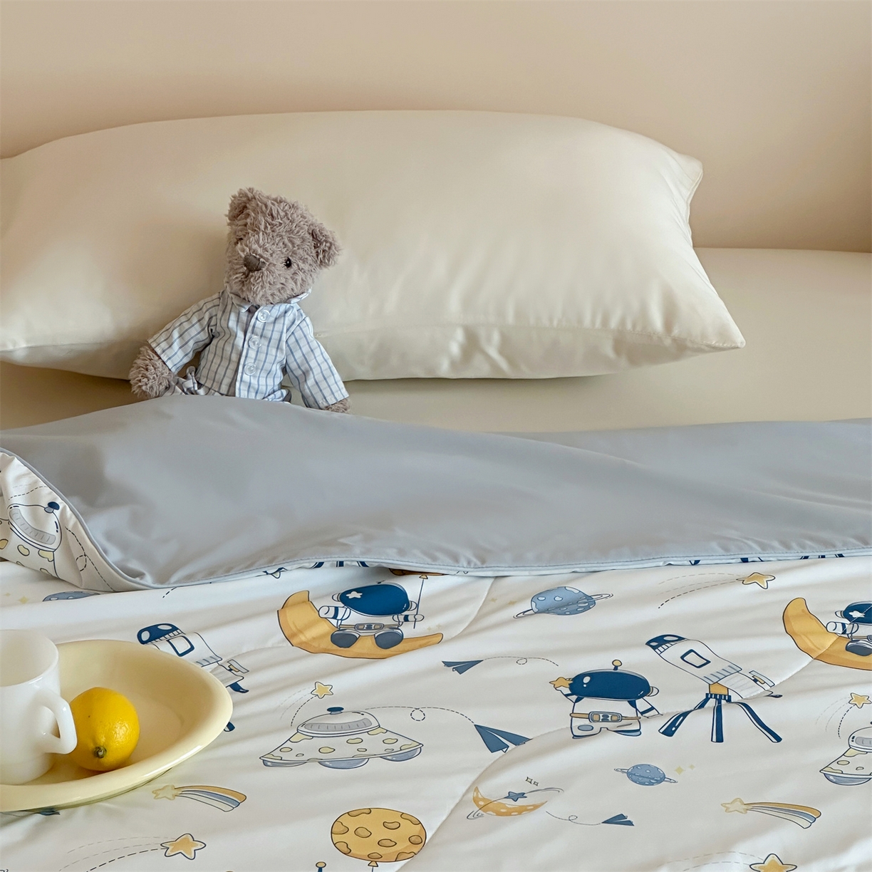 91家纺网 家纺一手货源 找家纺 傲蕾良品 2026新款【冷凝一号】高定锦氨针织蚕丝冰皮被 遨游太空