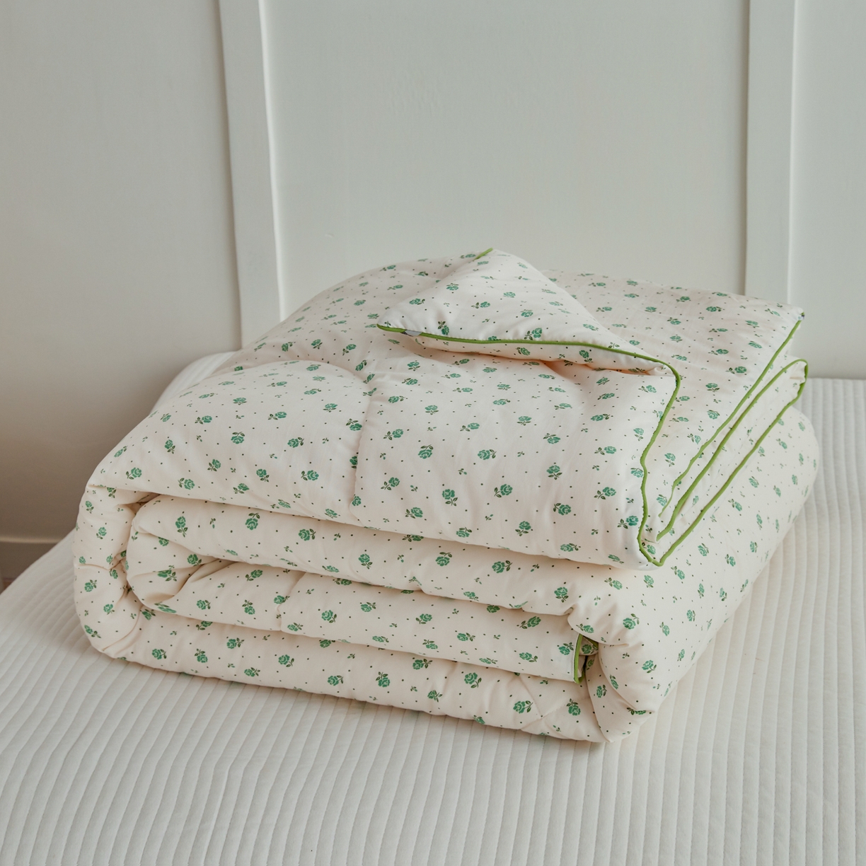 91家纺网 家纺一手货源 找家纺 尊妙被业 2026新款小奶芙大豆夏被夏凉被空调被 曼塔玫瑰