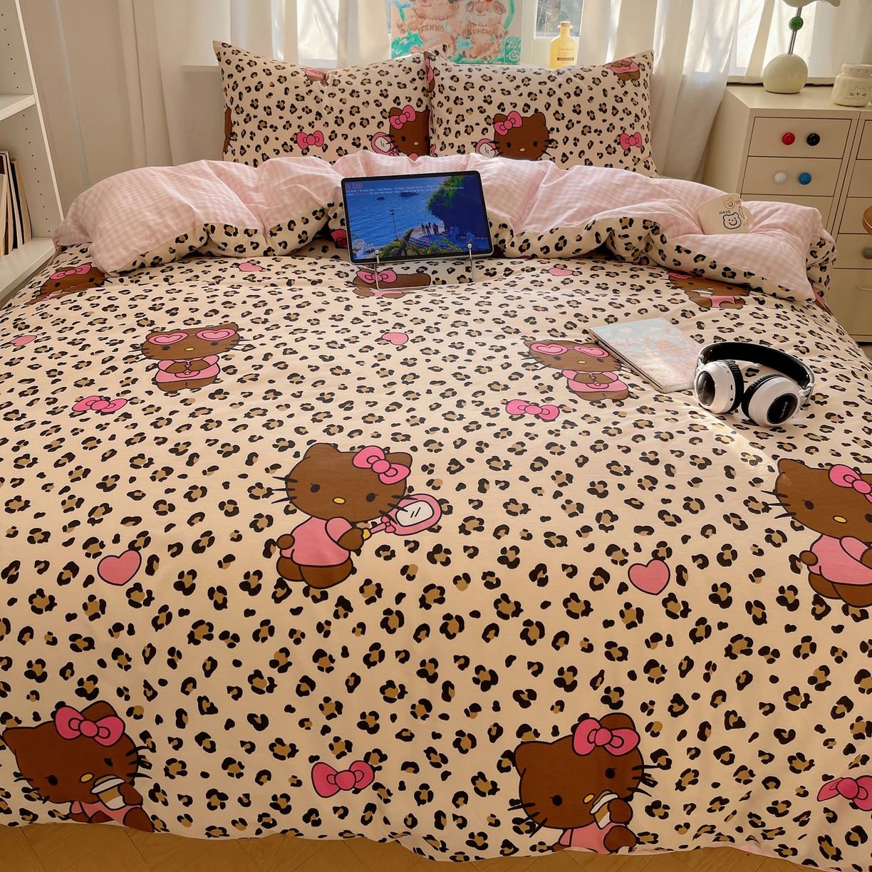 91家纺网 家纺一手货源 找家纺 六巷胡同 2026新款40支全棉13070INS卡通单品被套 豹纹黑皮猫