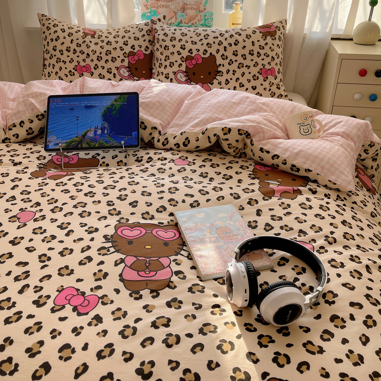 91家纺网 家纺一手货源 找家纺 六巷胡同 2026新款40支全棉13070INS卡通单品被套 豹纹黑皮猫