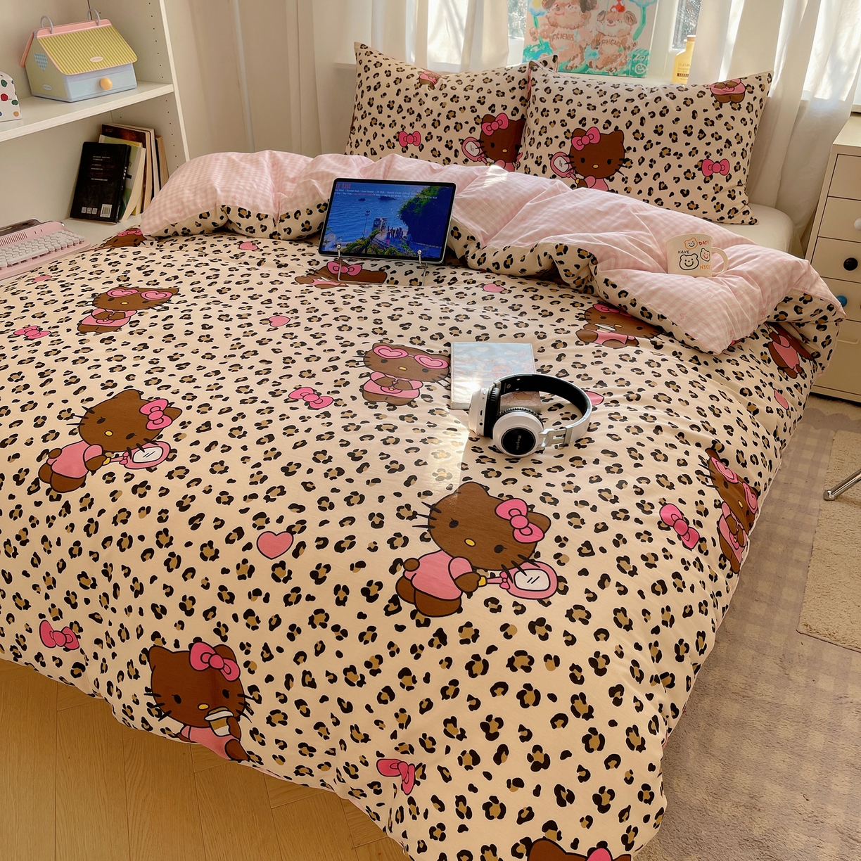 91家纺网 家纺一手货源 找家纺 六巷胡同 2026新款40支全棉13070INS卡通单品被套 豹纹黑皮猫