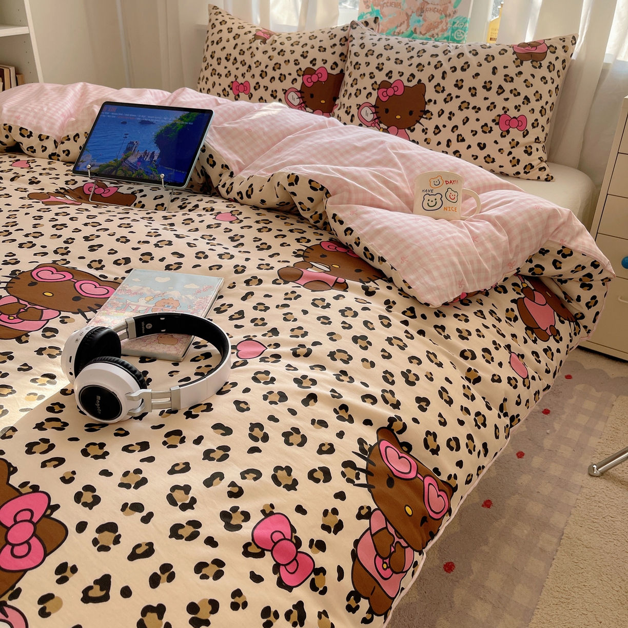 91家纺网 家纺一手货源 找家纺 六巷胡同 2026新款40支全棉13070INS卡通单品被套 豹纹黑皮猫