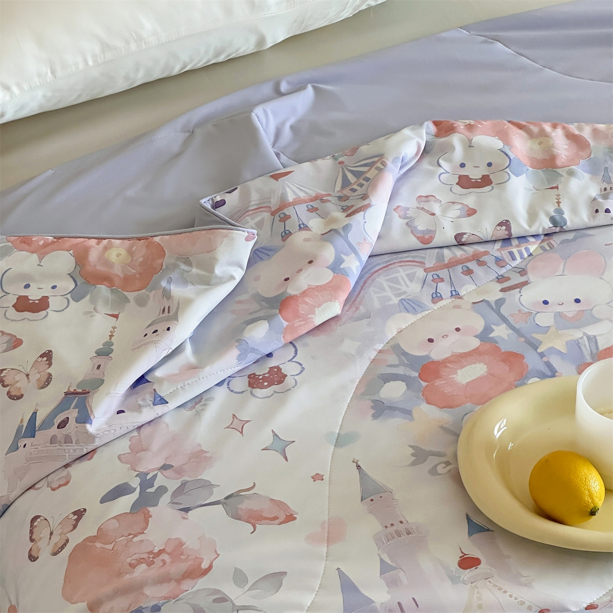 91家纺网 家纺一手货源 找家纺 傲蕾良品 2026新款【冷凝一号】高定锦氨针织蚕丝冰皮被 缤纷乐园