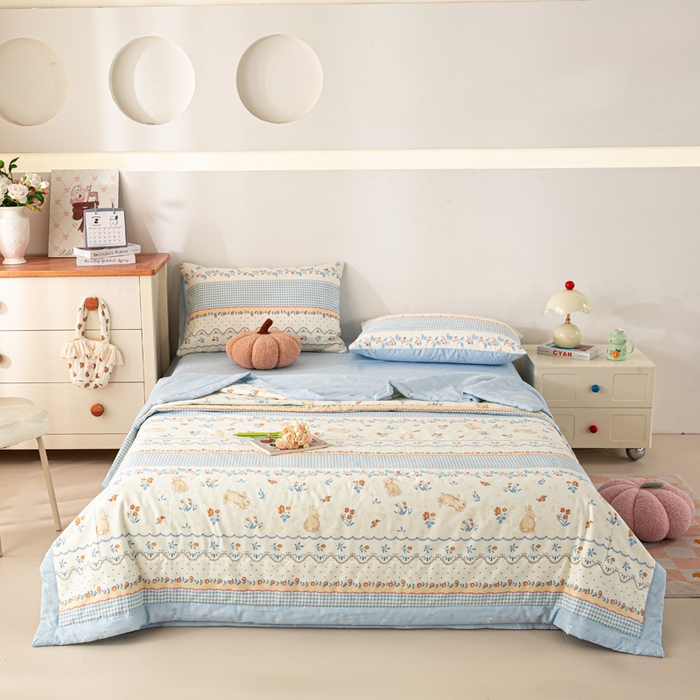 91家纺网 家纺一手货源 找家纺 红日子纺织品 2026新款全棉印花夏被夏凉被空调被 花宠乐章