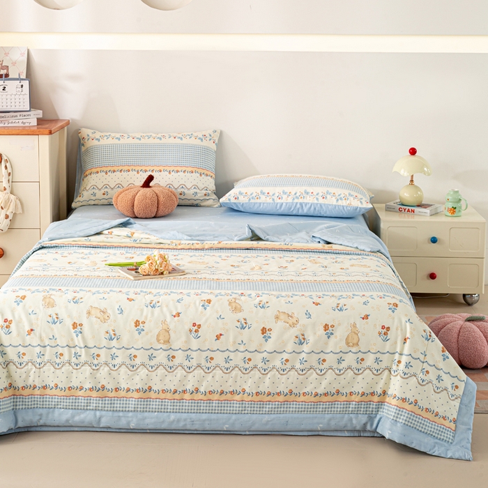 91家纺网 家纺一手货源 找家纺 红日子纺织品 2026新款全棉印花夏被夏凉被空调被 花宠乐章