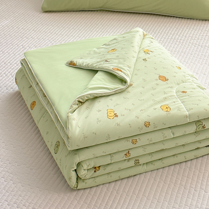 91家纺网 家纺一手货源 找家纺 鑫琪莱家纺 2026新款印花冰皮软心凉凉被夏被 瓜田夏梦-绿