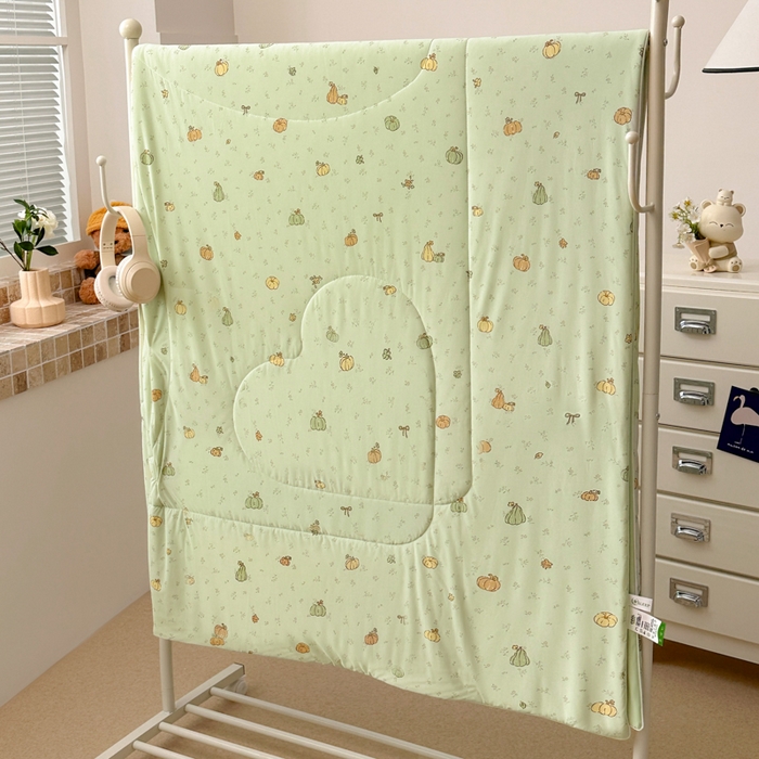 91家纺网 家纺一手货源 找家纺 鑫琪莱家纺 2026新款印花冰皮软心凉凉被夏被 瓜田夏梦-绿