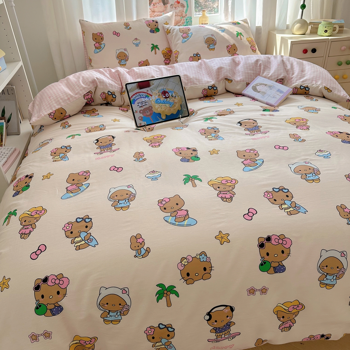 91家纺网 家纺一手货源 找家纺 六巷胡同 2026新款40支全棉13070INS卡通单品被套 度假冲浪猫