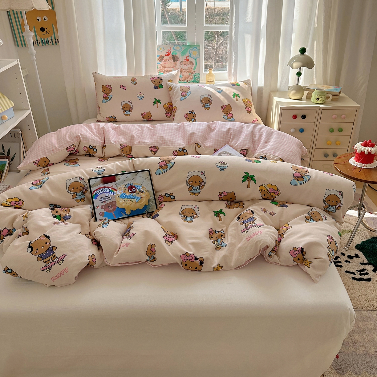 91家纺网 家纺一手货源 找家纺 六巷胡同 2026新款40支全棉13070INS卡通单品被套 度假冲浪猫