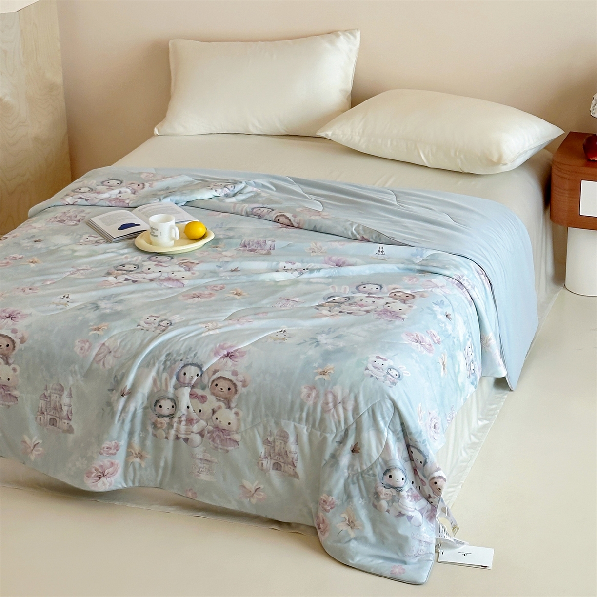 91家纺网 家纺一手货源 找家纺 傲蕾良品 2026新款【冷凝一号】高定锦氨针织蚕丝冰皮被 布偶娃娃