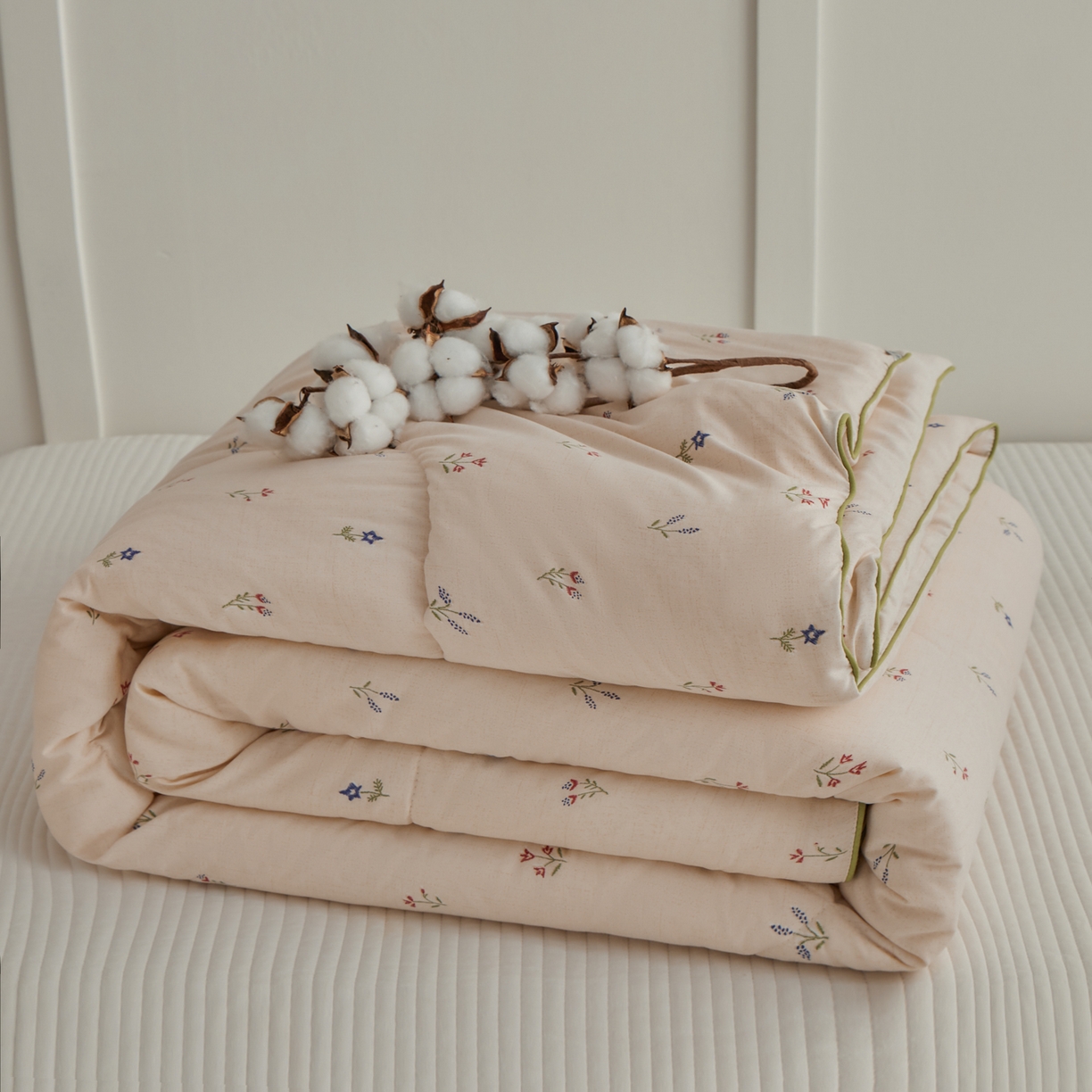 91家纺网 家纺一手货源 找家纺 尊妙被业 2026新款小奶芙大豆夏被夏凉被空调被 杏花微雨