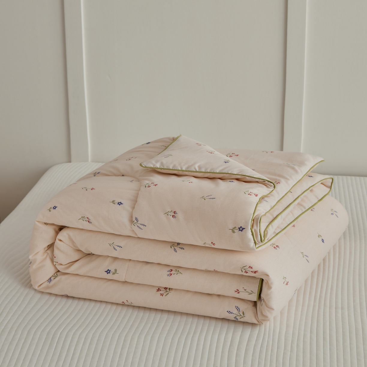 91家纺网 家纺一手货源 找家纺 尊妙被业 2026新款小奶芙大豆夏被夏凉被空调被 杏花微雨