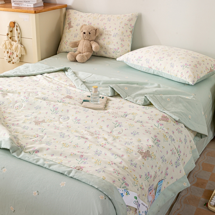 91家纺网 家纺一手货源 找家纺 红日子纺织品 2026新款全棉印花夏被夏凉被空调被 花园宝贝