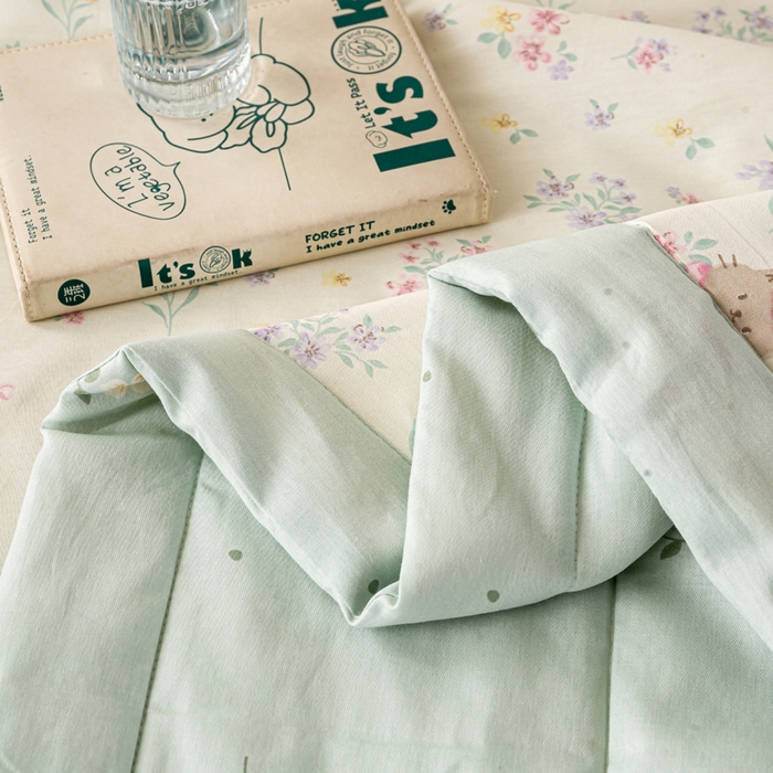 91家纺网 家纺一手货源 找家纺 红日子纺织品 2026新款全棉印花夏被夏凉被空调被 花园宝贝