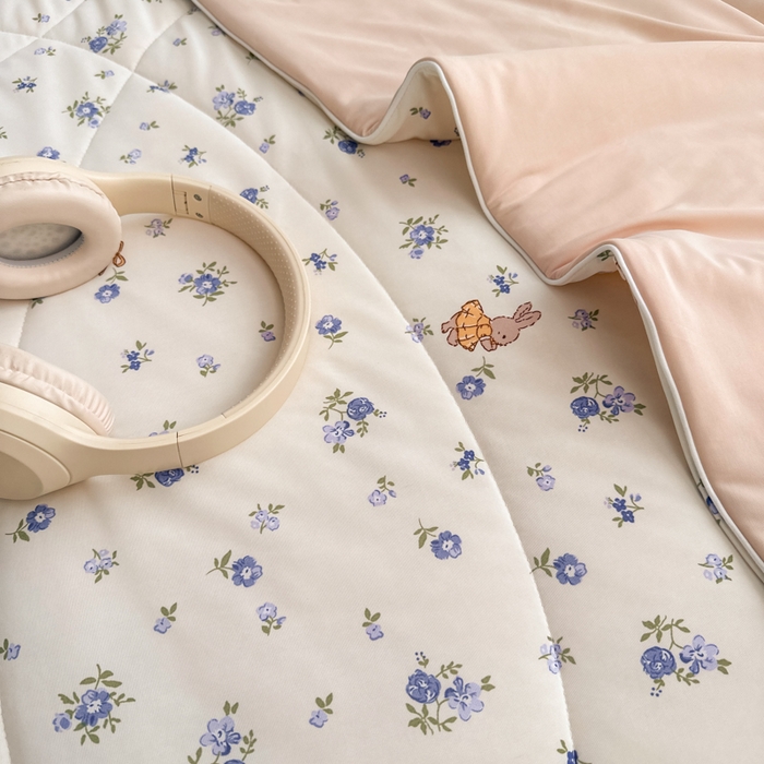 91家纺网 家纺一手货源 找家纺 鑫琪莱家纺 2026新款印花冰皮软心凉凉被夏被 蓝叶小兔-咖