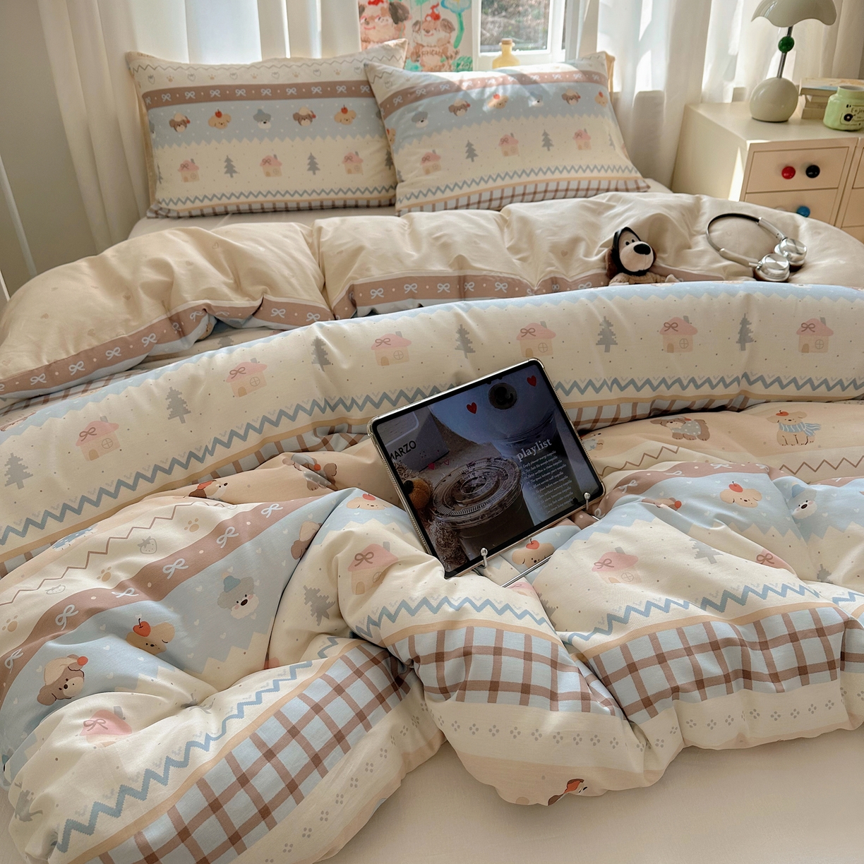 91家纺网 家纺一手货源 找家纺 六巷胡同 2026新款40支全棉13070INS卡通单品被套 费尔岛狗狗