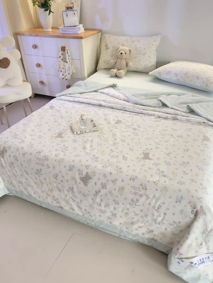 91家纺网 家纺一手货源 找家纺 红日子纺织品 2026新款全棉印花夏被夏凉被空调被 花园宝贝